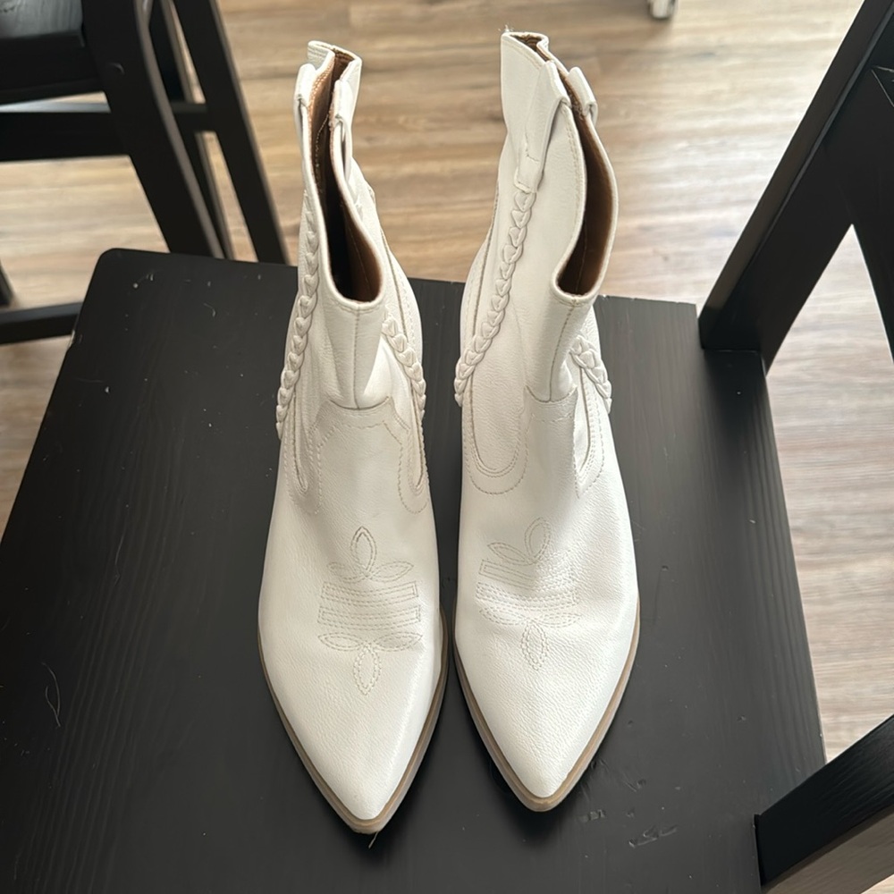 Dolce vita cowgirl boots